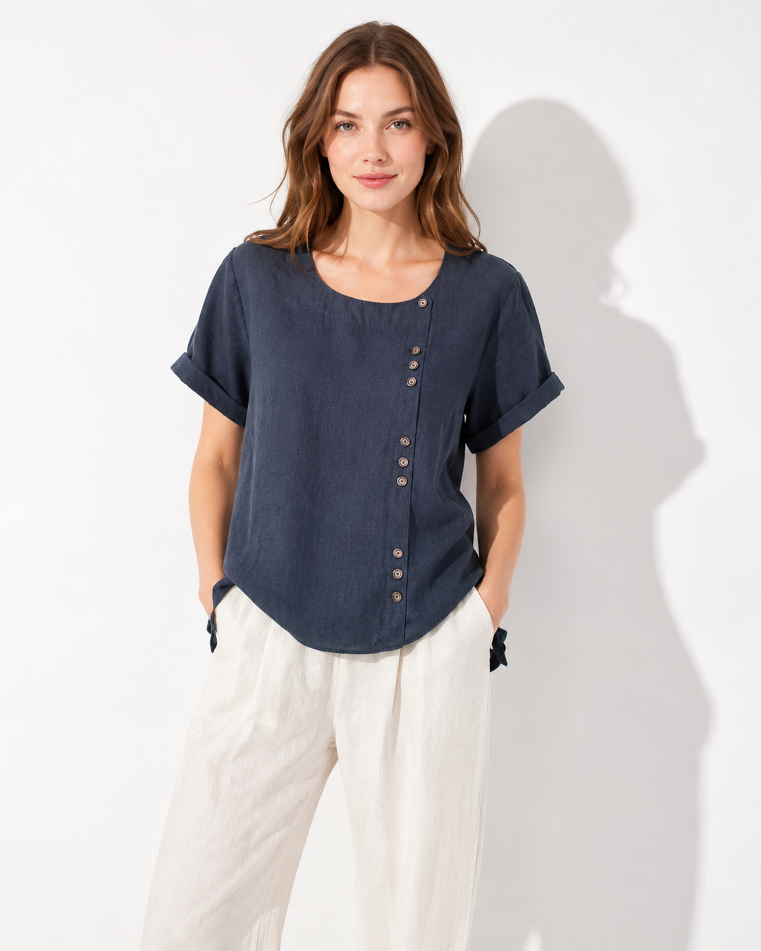 Klassisches Damen Kurzarmshirt, elegant und vielseitig für Alltag und Freizeitmode. Perfekt für Frauen.