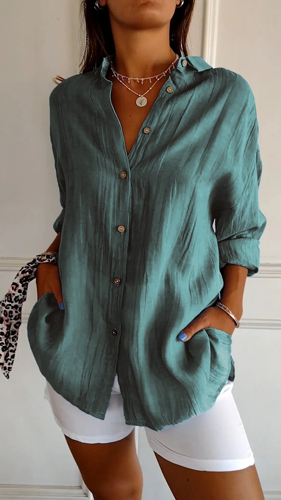 Feminine Langarm Plissee-Bluse, perfekt als leichte Sommerbluse oder stilvolle Frühlingsmode.