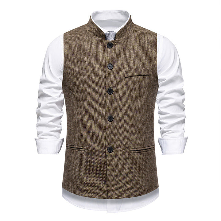Klassische Herrenweste, Stehkragen, feines Fischgrätmuster. Perfekt für Business, Casual & festliche Männermode.