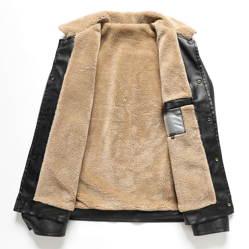 Stilvolle Herren Übergangsjacke in Leder-Optik, warm und vielseitig für kühle Tage.