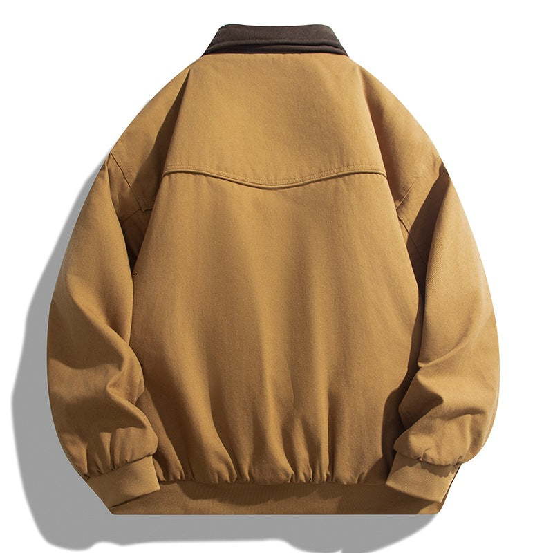 Robuste Herren Outdoorjacke feldgrün. Leichte Übergangsjacke mit Reißverschluss für vielseitige Casual Mode.