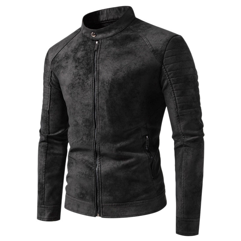 Elegante schwarze Herren Bikerjacke mit markanten Reißverschlüssen. Modische Freizeitjacke in Lederoptik für Männer.