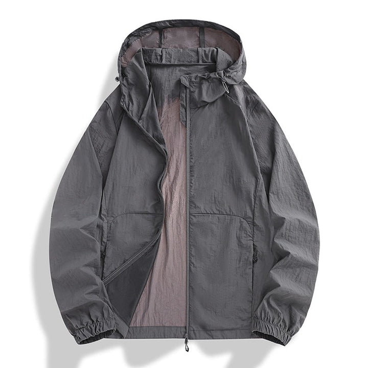 Atmungsaktiver Herren Windbreaker mit Kapuze, strapazierfähig und leicht, ideal als Reise- oder Sportjacke.