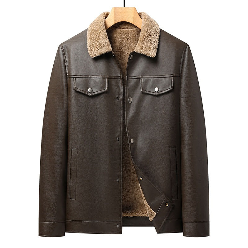 Schwarze Herrenjacke im Leder-Look mit warmem Futter für stilvolle Wintertage.