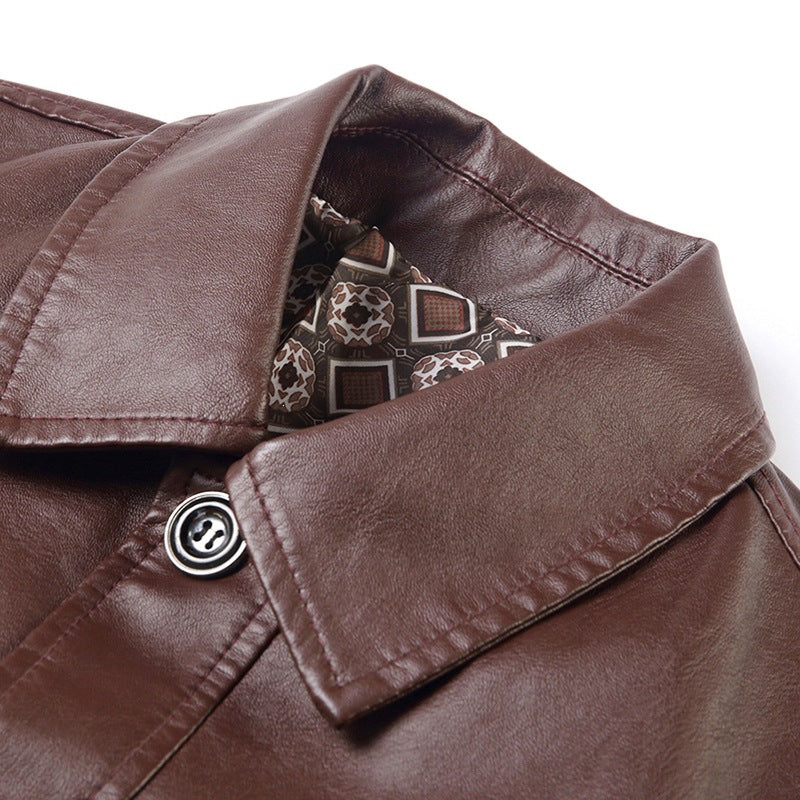 Robuste Reißverschlüsse & praktische Taschen einer stilvollen Herren-Übergangsjacke, ideal für Outerwear.