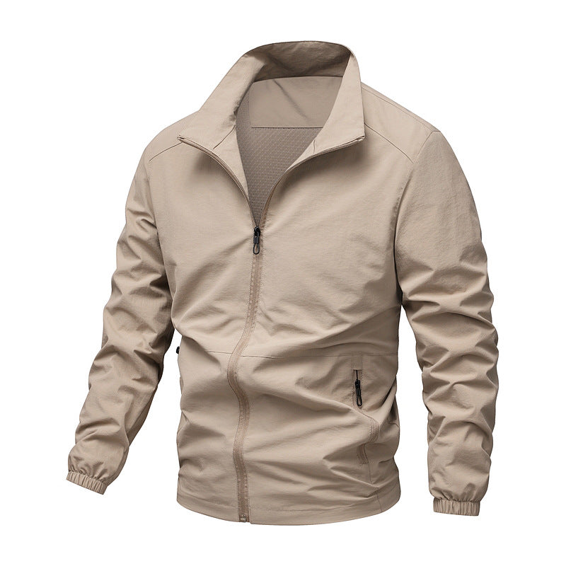 Stylische Herren Übergangsjacke für Männer. Leichte, packbare Outdoorjacke für unterwegs & Sport.