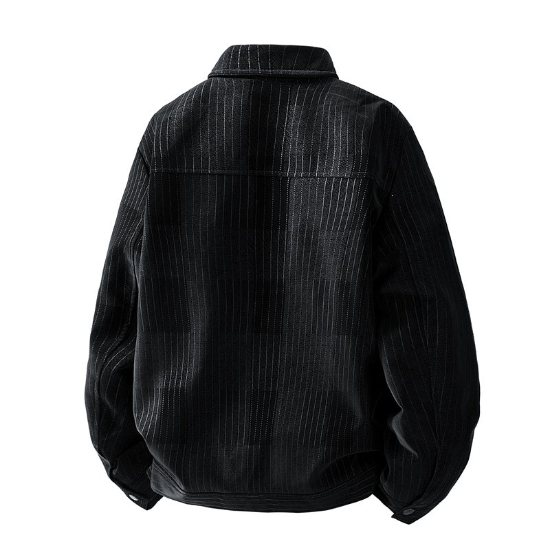 Stilvolle Herrenjacke mit Reißverschluss und zwei Brusttaschen. Perfekt für Freizeit & Alltag.