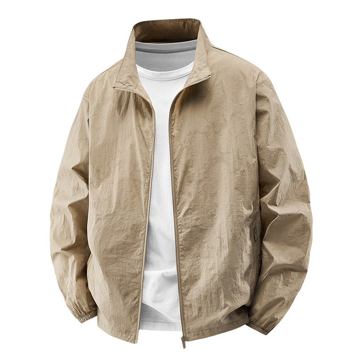 Diese leichte Herren Schutzjacke ist winddicht und ideal für Outdoor-Aktivitäten im Frühling & Herbst.