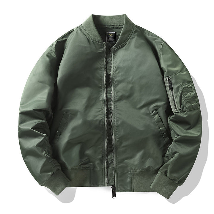 Rückenansicht einer bequemen, leichten Herren Bomberjacke in Grau, perfekt als sportliche Übergangsjacke.
