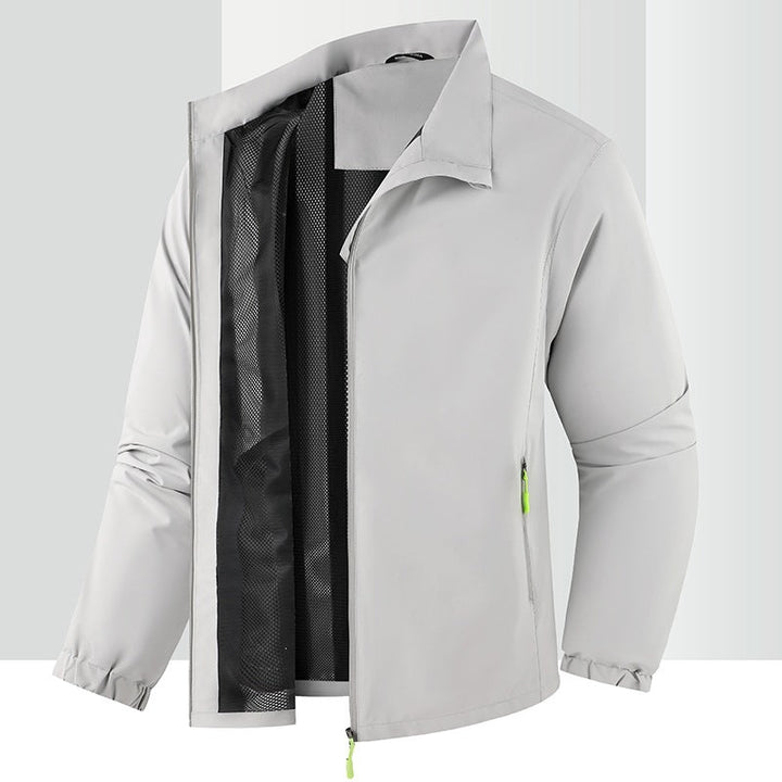 Wasserabweisende Herren Windjacke, atmungsaktiv, mit Kapuze, optimale Übergangsjacke für Männer.