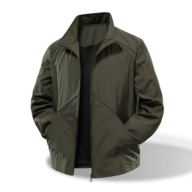 Moderne Herren Freizeitjacke, leicht & atmungsaktiv, ideal für Sport & aktive Herrenmode. Eine praktische Übergangsjacke.
