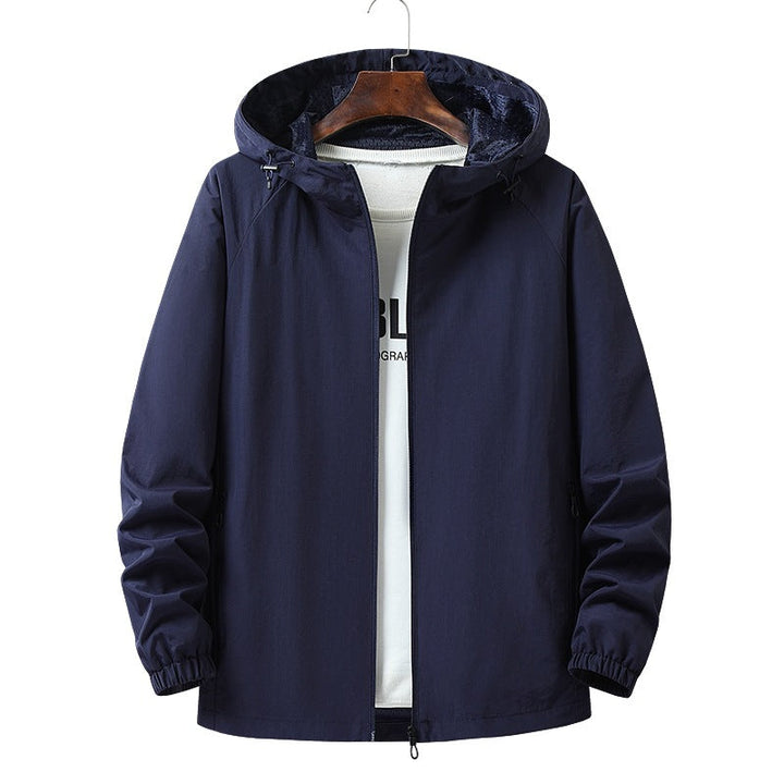 Herren leichte Outdoorjacke mit Kapuze in Blau, atmungsaktiv, ideal für Wanderungen & Freizeit.