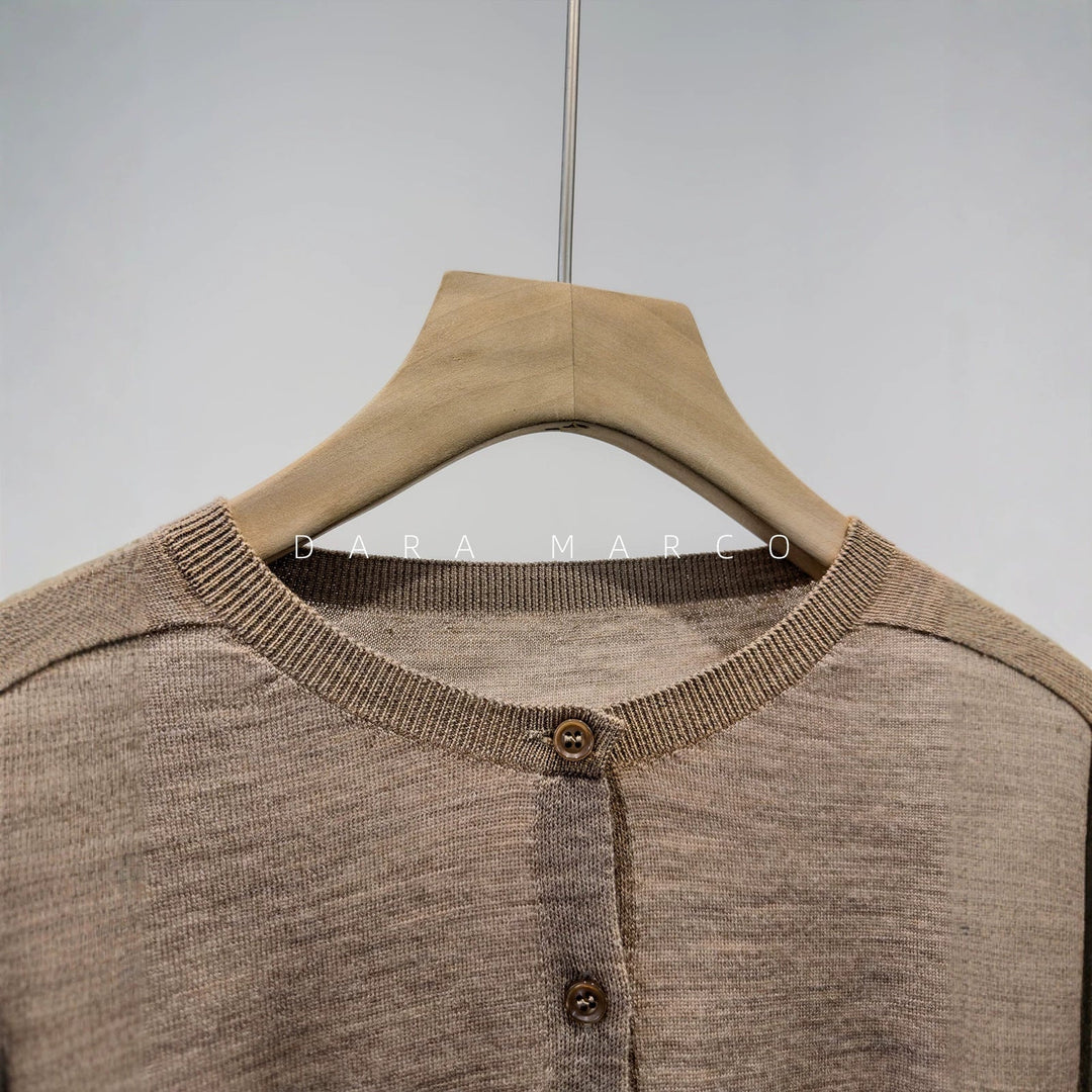 Eleganter Damen Strickcardigan mit Knöpfen, vielseitig für Büro & Freizeit. Komfortable Langarm-Strickjacke.