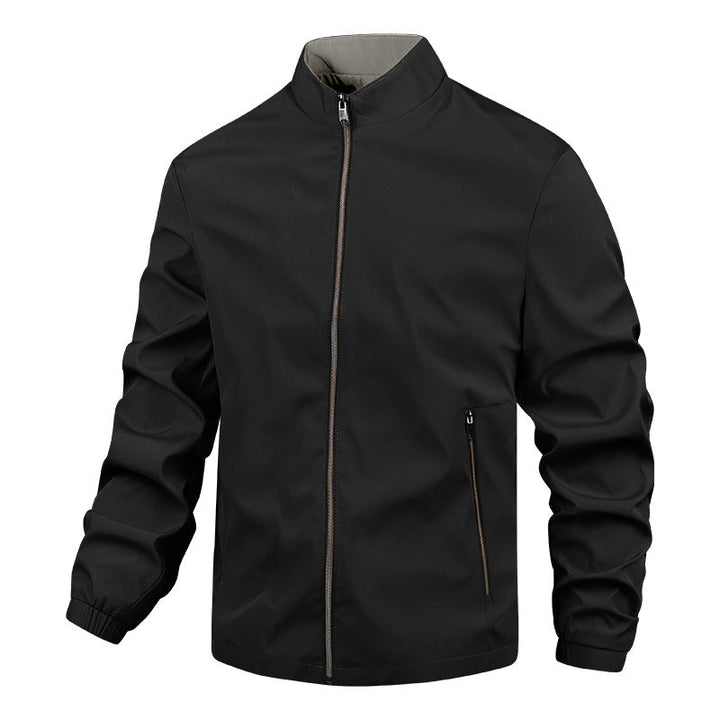 Bequeme, schwarze Herren Übergangsjacke, winddicht & modern. Ideal für Freizeit und stilvolle Herrenmode.