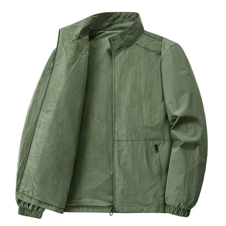 Komfortable, leichte Herren Freizeitjacke mit schmalem Kragen. Vielseitig für Frühling, Herbst & Outdoor.