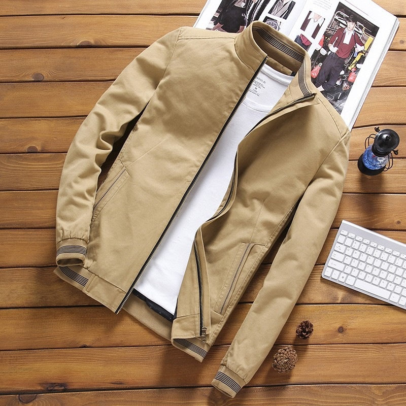 Casual Herrenjacke in Schwarz. Leichte Übergangsjacke für vielseitige Freizeitlooks.