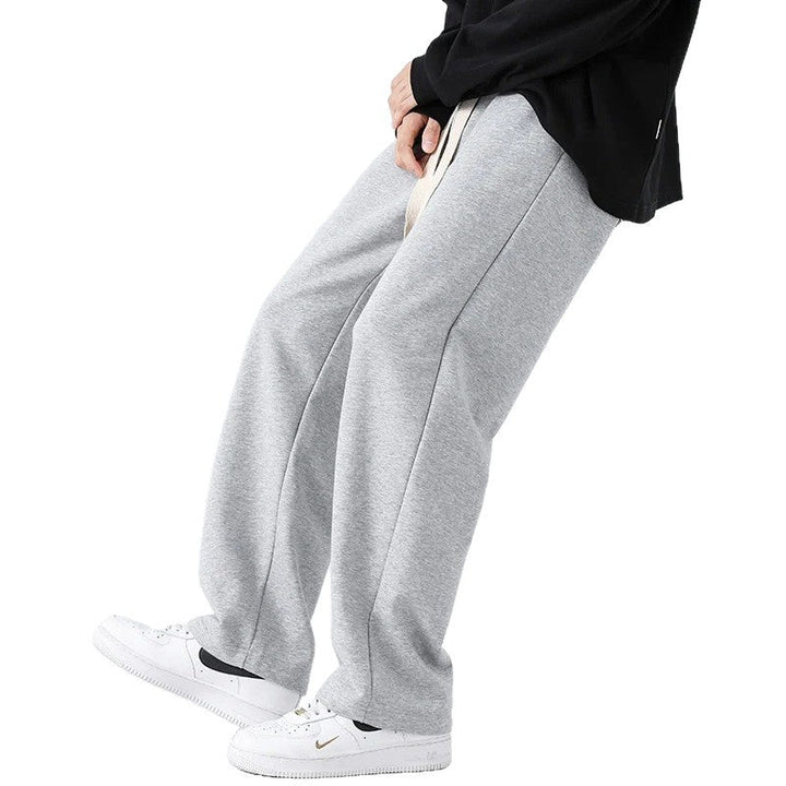 Stilvolle Herren Athleisure-Hose, locker sitzend für maximale Bewegungsfreiheit im Alltag.