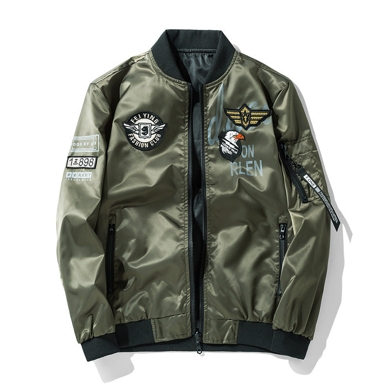 Modische Herren Bomberjacke mit Stickereien, vielseitig und bequem. Perfekt als Freizeitjacke für den Alltag.