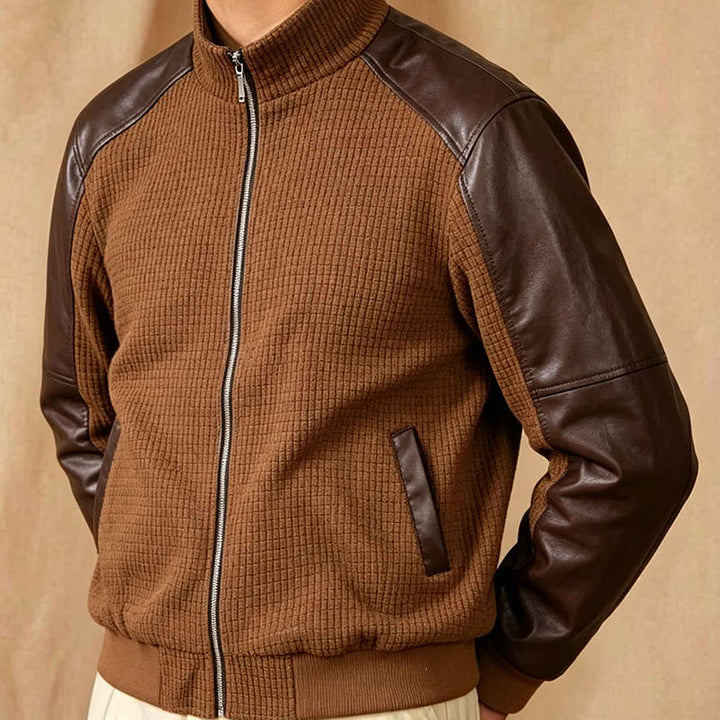 Sportliche Herrenjacke für den Übergang, modernes Design, bequem & vielseitig kombinierbar.