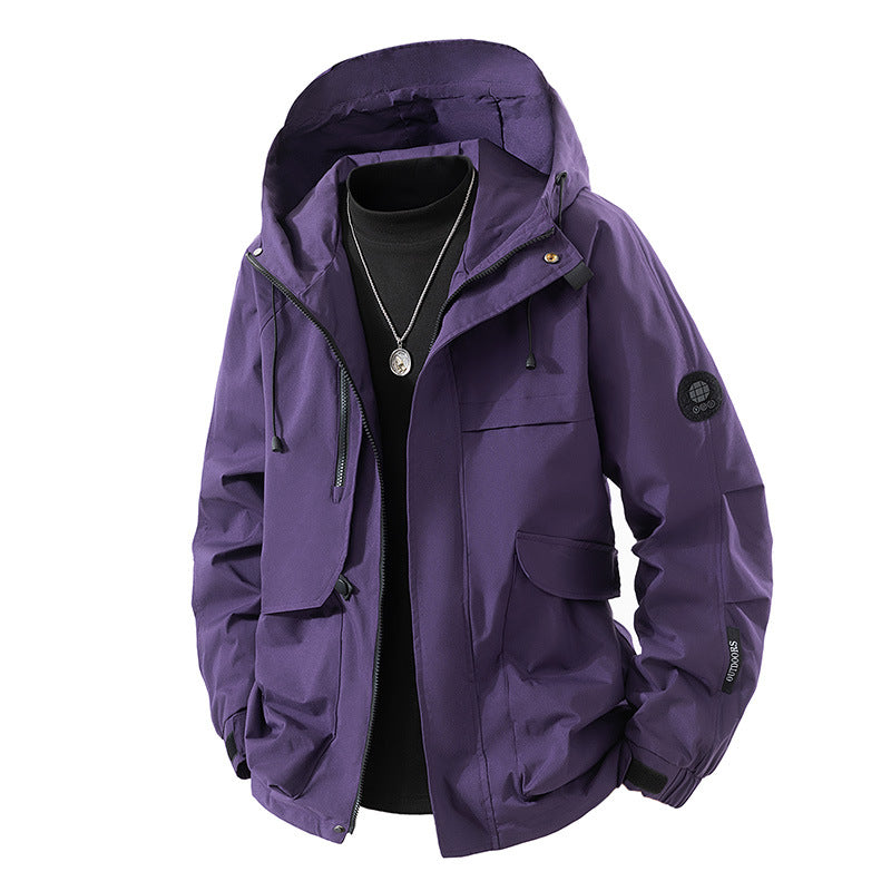 Herren Funktionsjacke mit Kapuze, wetterfest und atmungsaktiv, ideal für Outdoor-Abenteuer und Sport.
