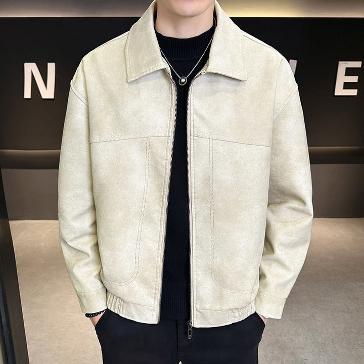 Vielseitige Herrenjacke im stilvollen Lederlook, ideal für Freizeit und modische Auftritte.