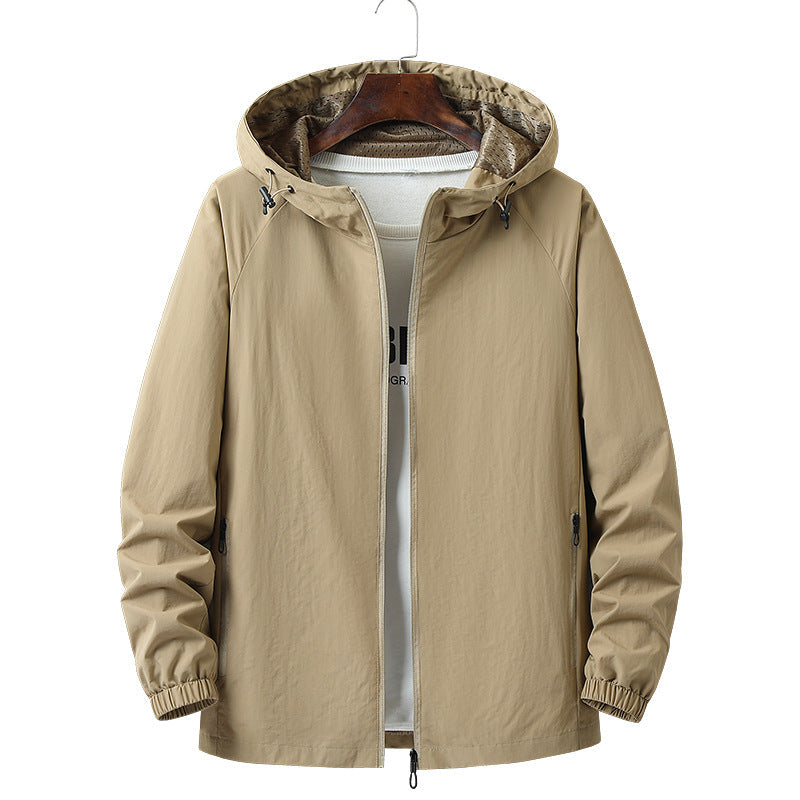 Moderne Herren Kapuzenjacke in Dunkelblau, leicht, komfortabel, ideal für Sport & Stadtleben.