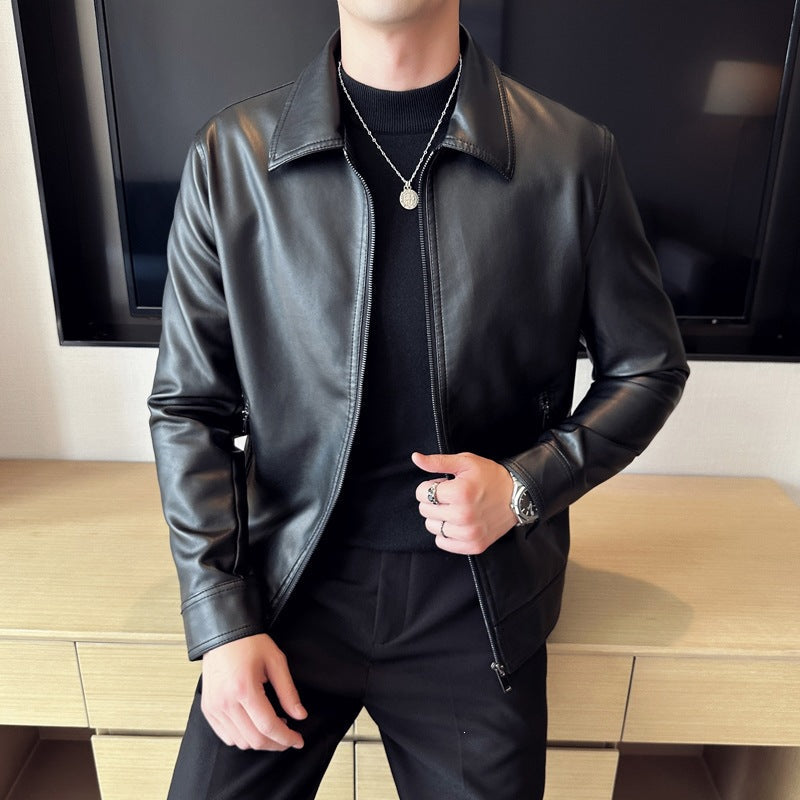 Schwarze klassische Herren-Lederjacke mit Reißverschluss, perfekt für zeitlosen Stil und Business Casual Outfits.
