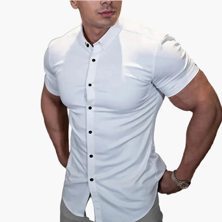 Elegantes Slim-Fit Kurzarmhemd für Herren. Ideal für Business, Büro und entspannte Freizeit-Looks im Sommer.