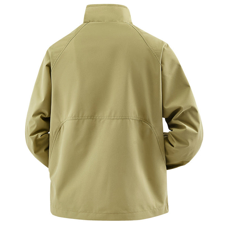 Modische Herren Freizeit Jacke, leicht und stylisch. Perfekt als Outdoorbekleidung für den Alltag und leichte Touren.
