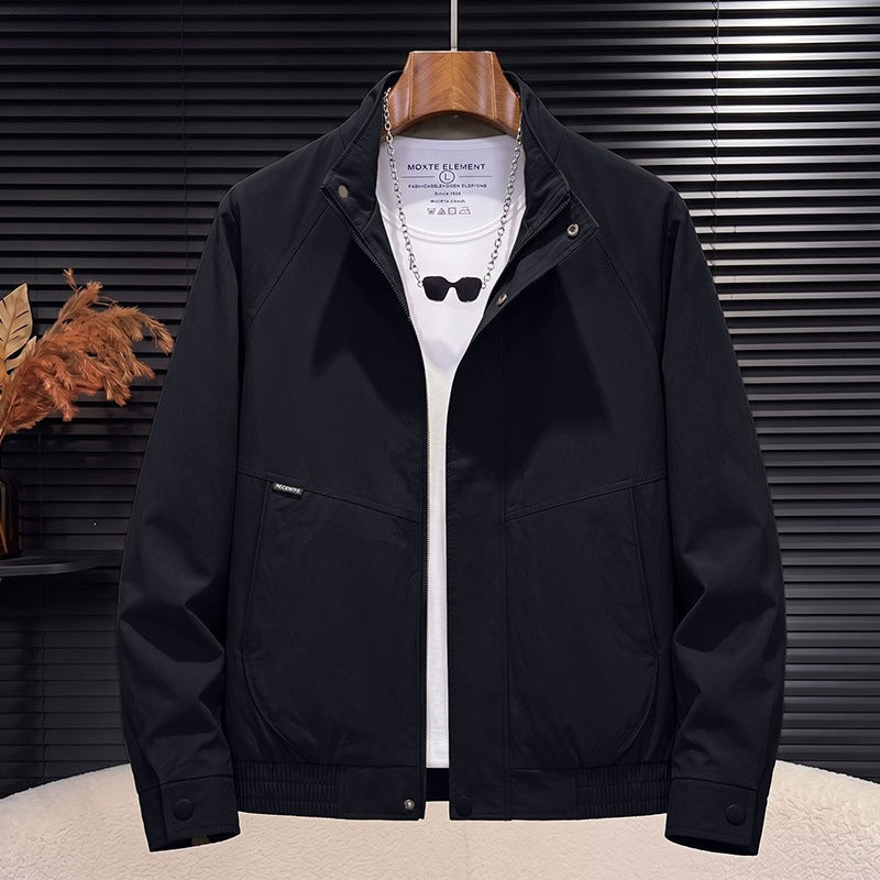 Leichte blaue Herren Übergangsjacke, modern und funktional für Frühling & Herbst. Perfekt für Freizeit & Outdoor.