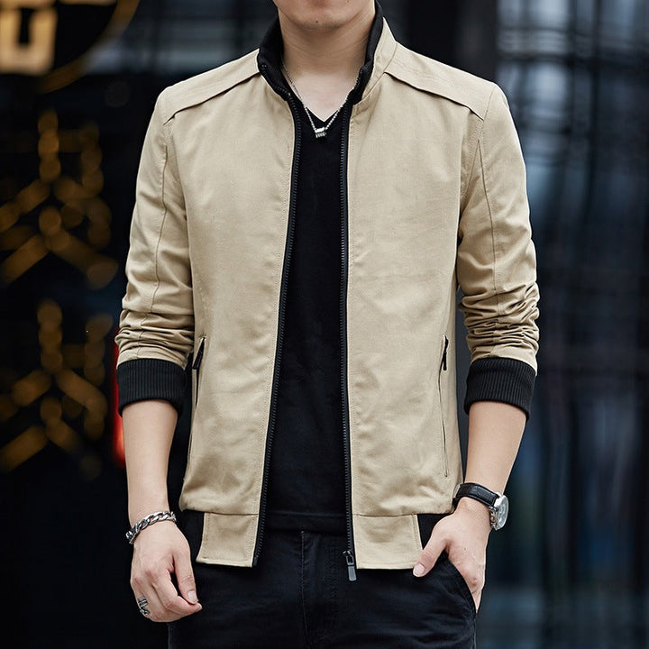 Hochwertige Herren Stehkragenjacke, komfortabel geschnitten und elegant im Design für vielseitige Looks.