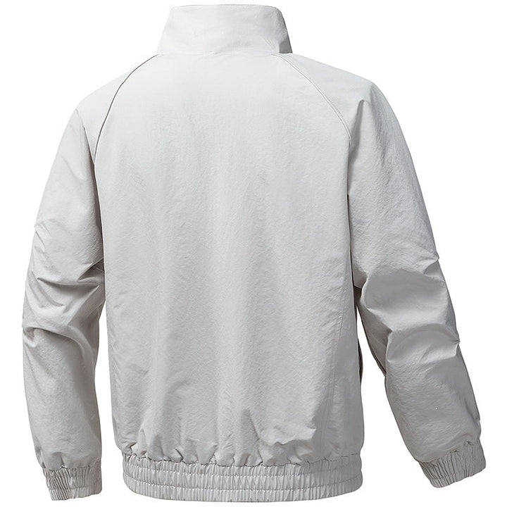 Praktische Herren-Übergangsjacke, wetterfest & atmungsaktiv. Ideal für Frühling, Herbst & Alltag.