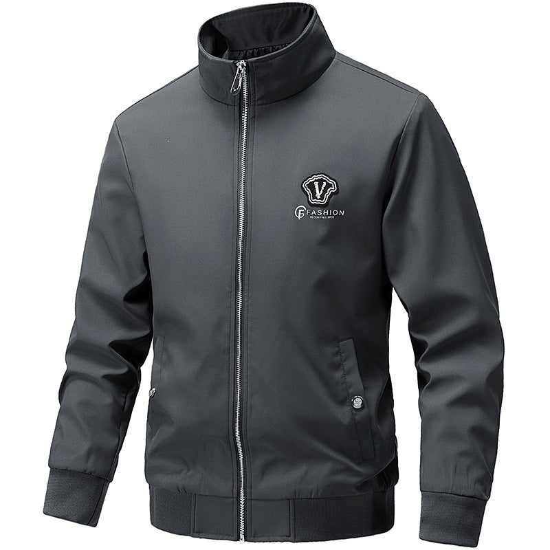 Bequeme Herrenjacke mit Stehkragen, ideal für Freizeit und Outdoor-Aktivitäten.