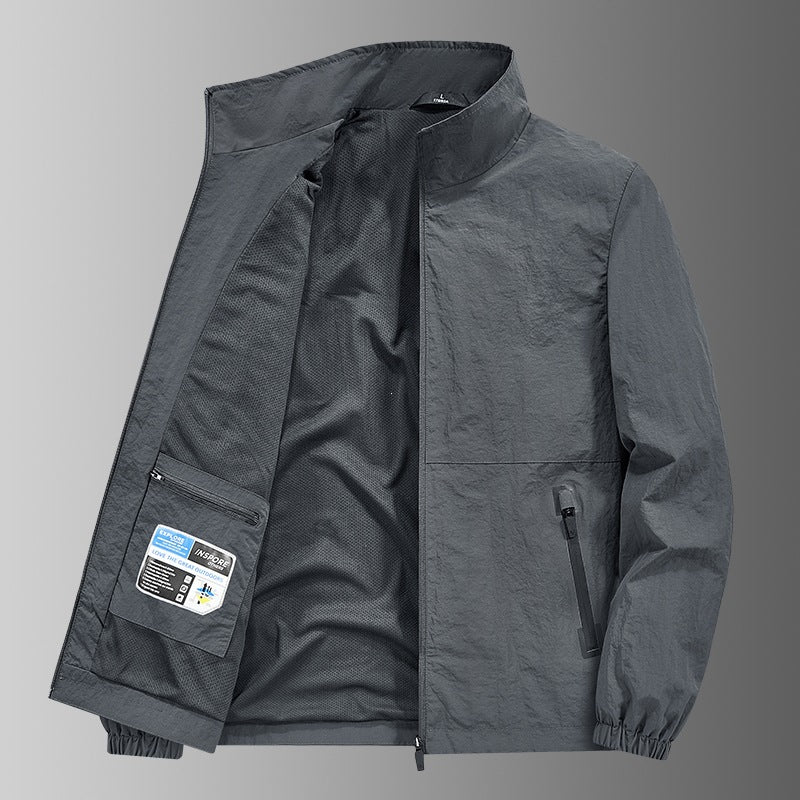Komfortable Herren Sportjacke, leicht und atmungsaktiv, für Fitness und Outdoor-Aktivitäten.