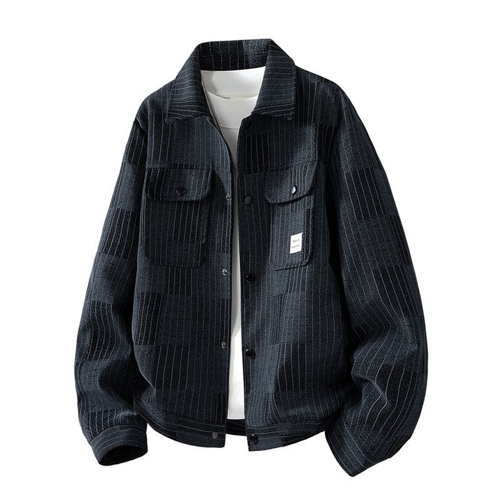 Trendige Herren Übergangsjacke mit Brusttaschen. Vielseitige Freizeit-Oberbekleidung für stilbewusste Männer.