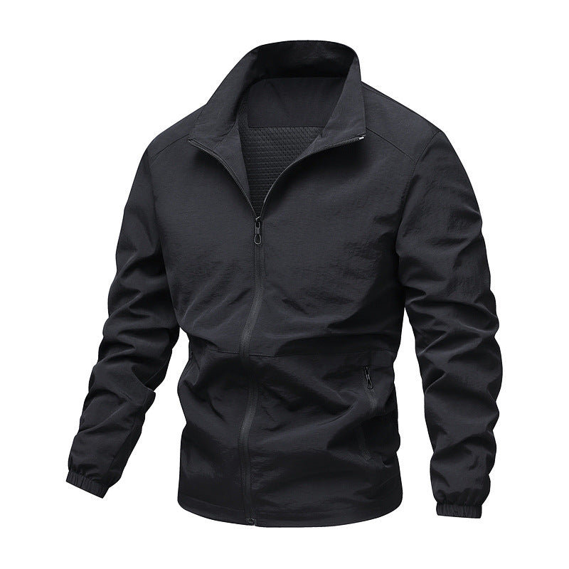 Leichte, atmungsaktive Herren Übergangsjacke für Sport & Freizeit. Perfekter Windschutz für kühle Tage.