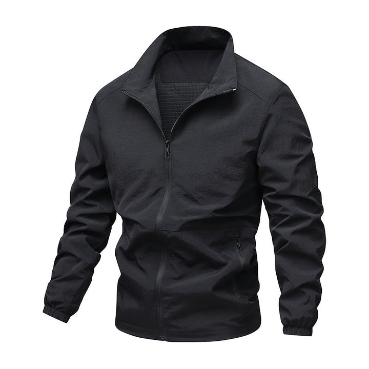 Leichte, atmungsaktive Herren Übergangsjacke für Sport & Freizeit. Perfekter Windschutz für kühle Tage.