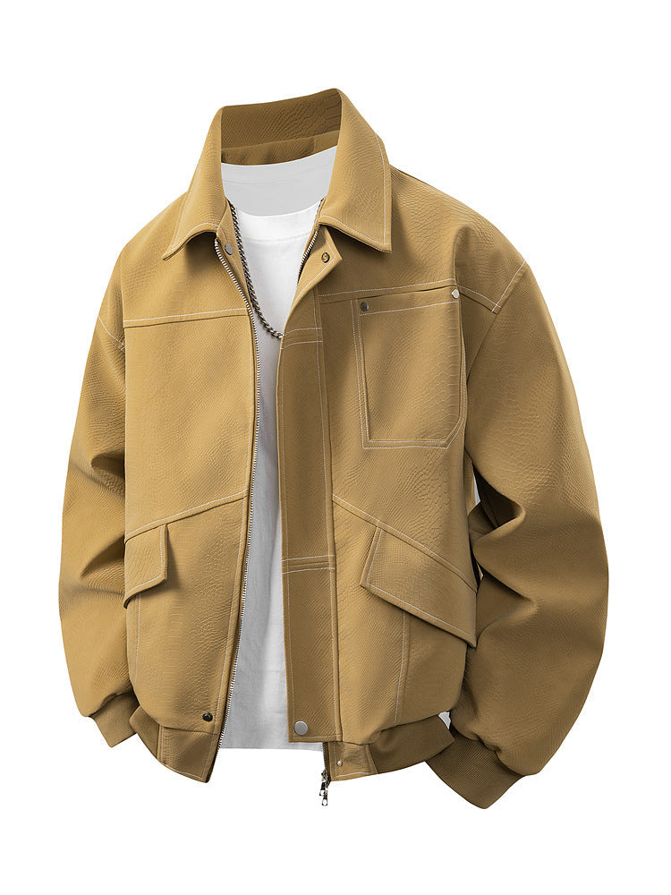 Moderne urbane Herrenjacke in Schwarz, ganzjährig tragbar, stilvoll und mit vielen Details.
