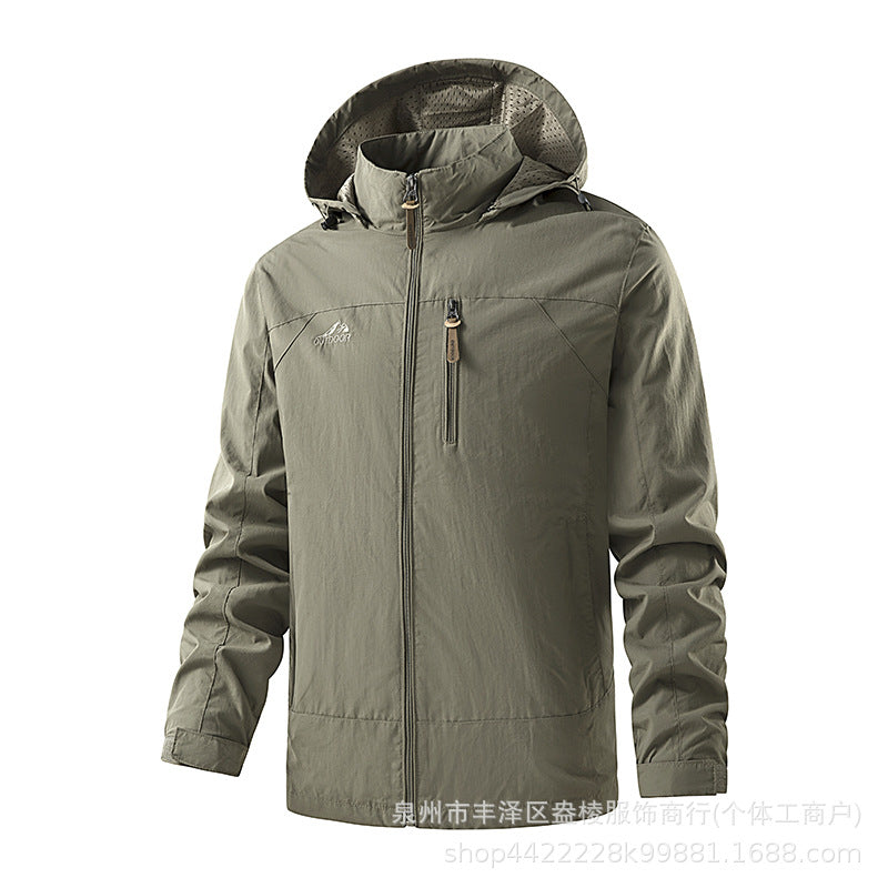 Schützende Herren Outdoorjacke, atmungsaktiv & wetterfest. Leichte Freizeitjacke für Radfahren und Wanderungen.
