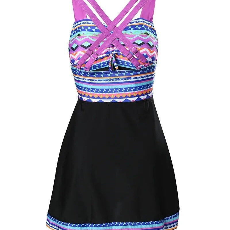 Bequemer Damen Tankini Zweiteiler mit verstellbaren Trägern. Stilvolle schwarze Strandmode für Pool und Sommer.