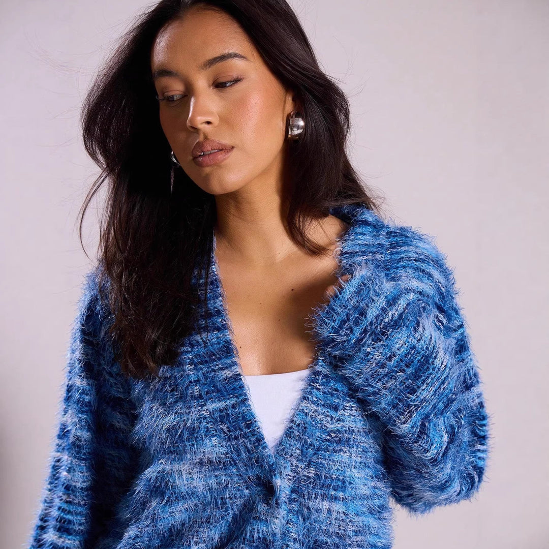 Kuscheliger Damen Oversize-Pullover mit Carmen-Ausschnitt. Trendige Herbstmode, ideal als Langarm-Oberteil.