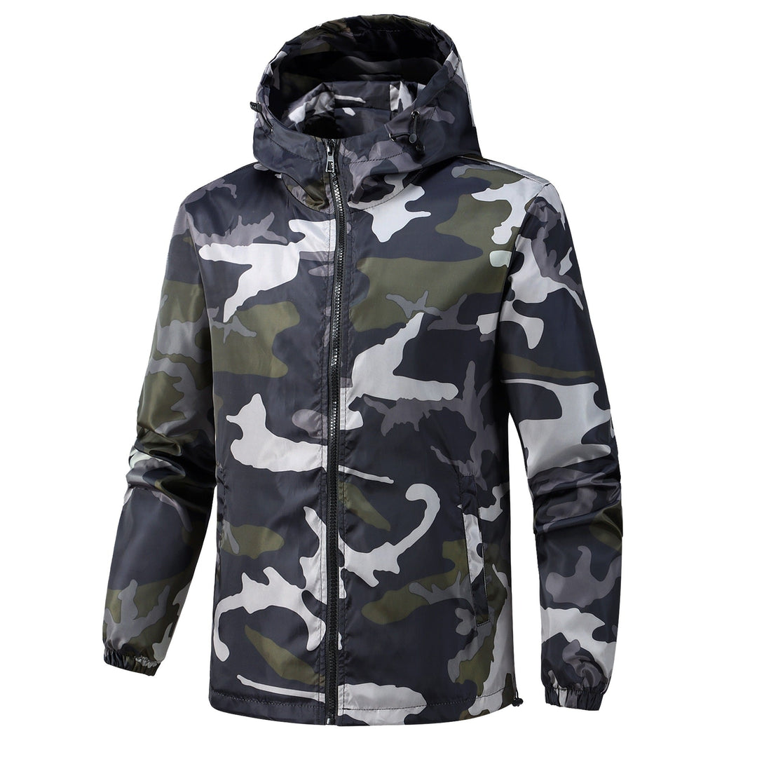 Leichte Camouflage-Kapuzenjacke für Herren, funktional & atmungsaktiv, perfekt für Outdoor-Aktivitäten.