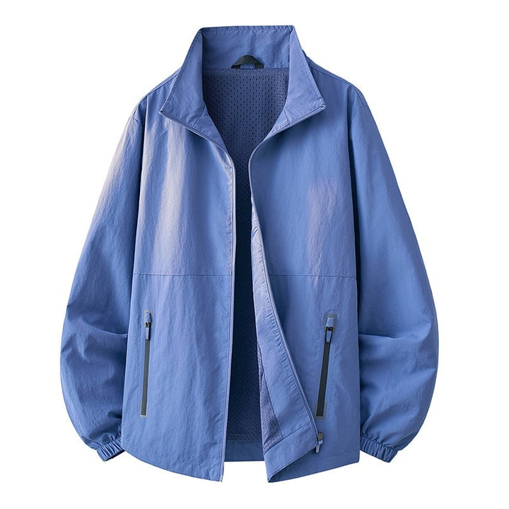 Sportliche Herren Funktionsjacke, ergonomisches Design, optimale Bewegungsfreiheit für aktive Outdoor-Sportarten.