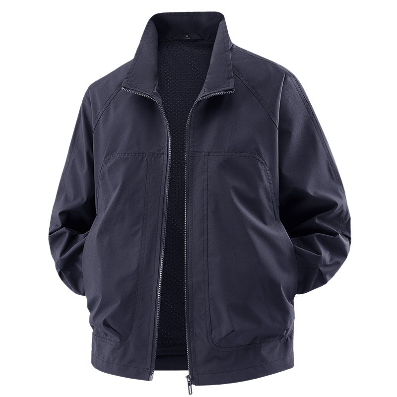 Komfortable Herren Sport Jacke aus atmungsaktivem Stoff, ideal für Outdoor-Aktivitäten. Leichte Funktionsjacke.