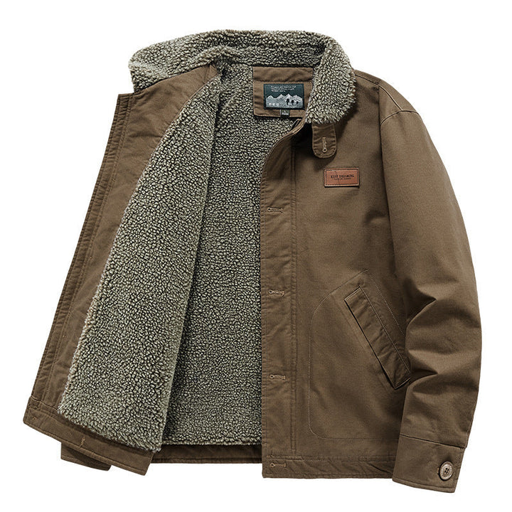 Warme Herren Winterjacke mit klassischem Hemdkragen & kuscheligem Futter. Komfortable Herrenmode.
