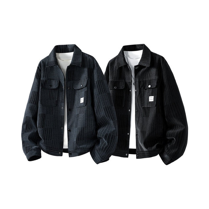 Moderne Herren Übergangsjacke mit Brusttaschen, Reißverschluss & Kragen. Stilvolle Freizeitjacke für den Alltag.
