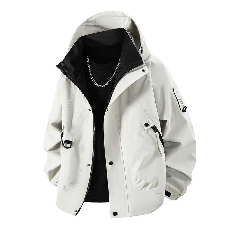 Atmungsaktive Herren Outdoorjacke, hochsichtbar für Sicherheit. Winddicht & wasserabweisend, ideal für Sport.