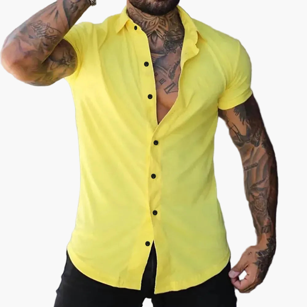 Modernes Herren Kurzarmhemd Slim-Fit. Ein klassisches, vielseitiges Oberteil für Business, Freizeit und Sommer.