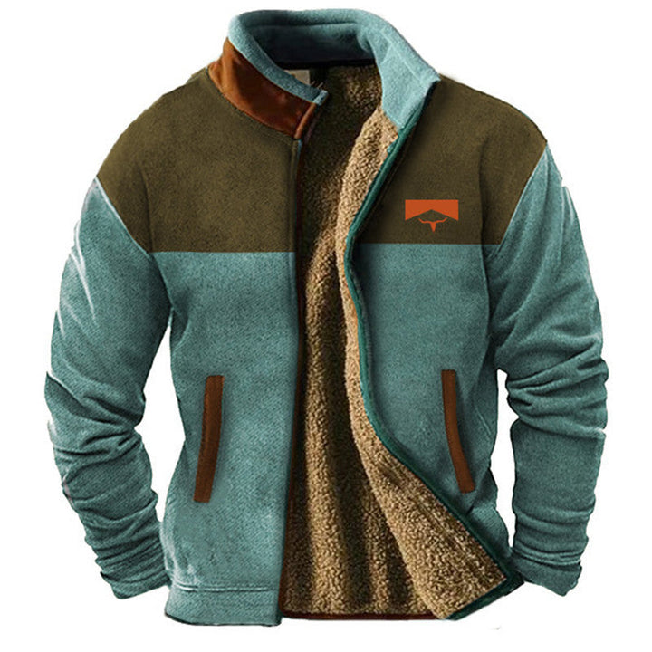 Mann trägt lässige, wärmende Herren-Freizeitjacke. Ideal für den Alltag & kühlere Tage, bequemer Schnitt.
