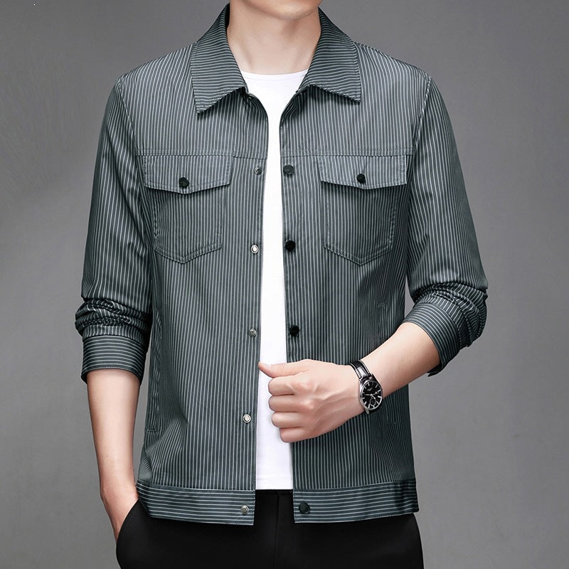 Moderne gestreifte Shirtjacke für Herren, ideal als leichte Oberbekleidung und Ganzjahresjacke.